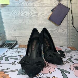 Steven By Steve Madden Black Heels with Bow